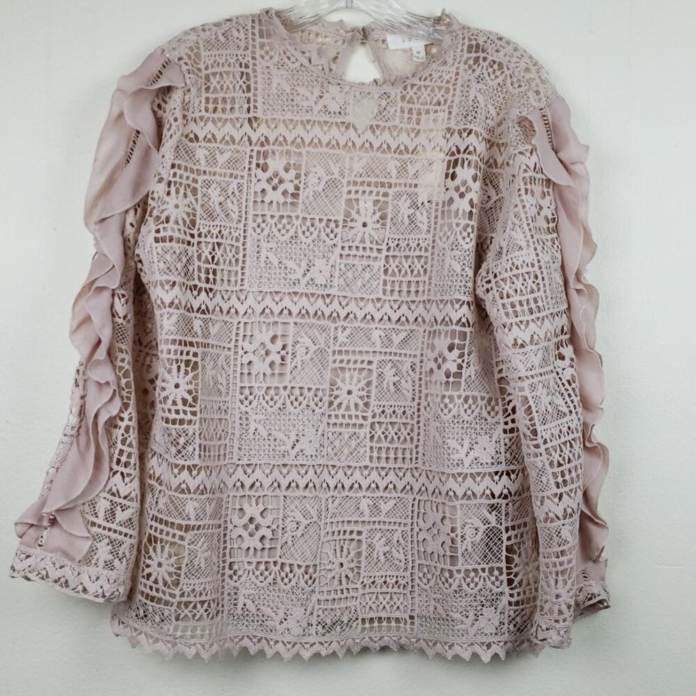A diva | Blush Crochet w/Ruffles Top